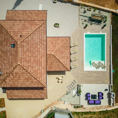 Vila Pearl *