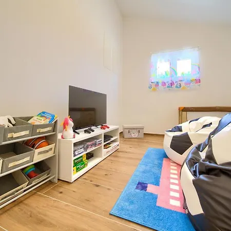 Vilă Pearl Gostinjac